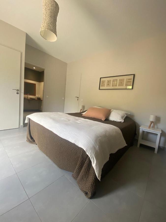 Les Centaurines Bed & Breakfast Saint-Siffret Екстериор снимка