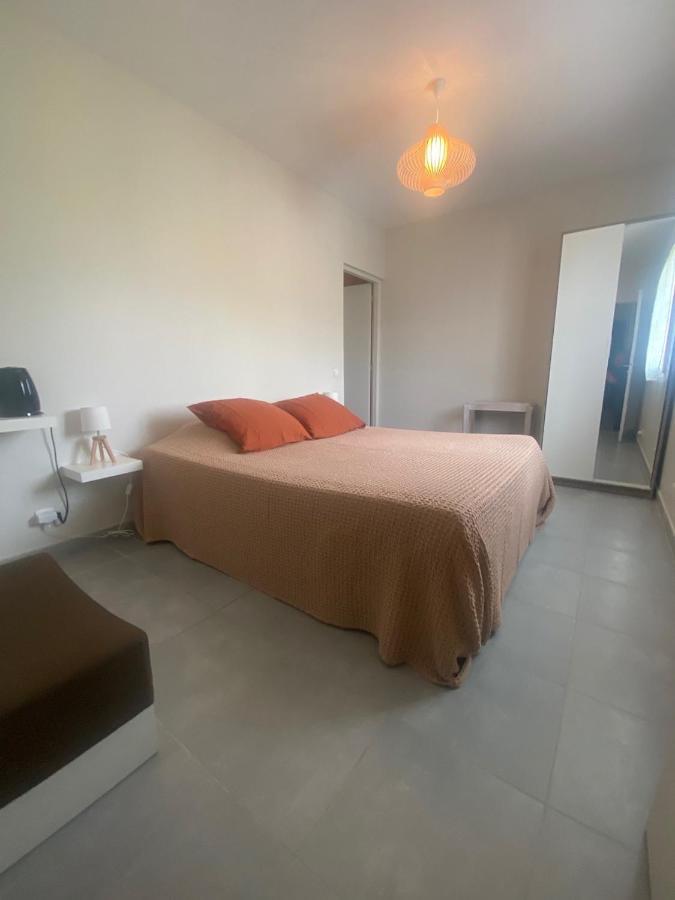 Les Centaurines Bed & Breakfast Saint-Siffret Екстериор снимка