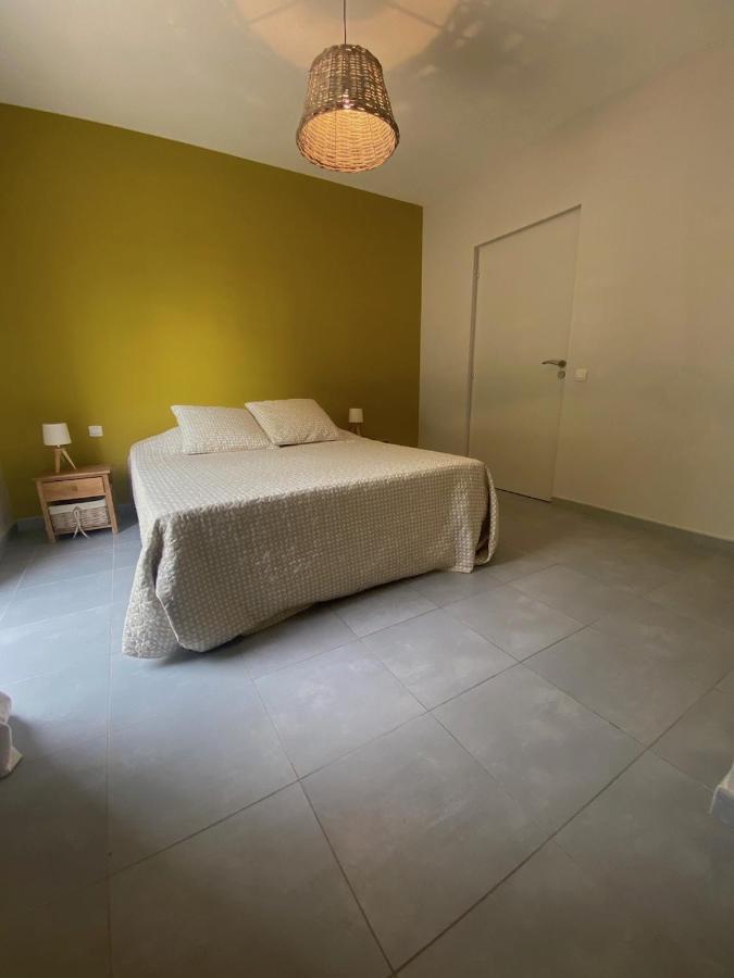 Les Centaurines Bed & Breakfast Saint-Siffret Екстериор снимка
